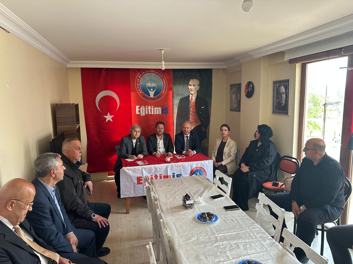 BartEgitim's tweet photo. CHP Sakarya milletvekili Ayça Taşkent ve CHP il örgütü sendikamızı ziyaret ederek bizlerle bir araya geldiler. Eğitime dair görüş alışverişinde bulunduğumuz bu değerli ziyaretleri için teşekkür ediyoruz. https://t.co/VuMlTNgKc2