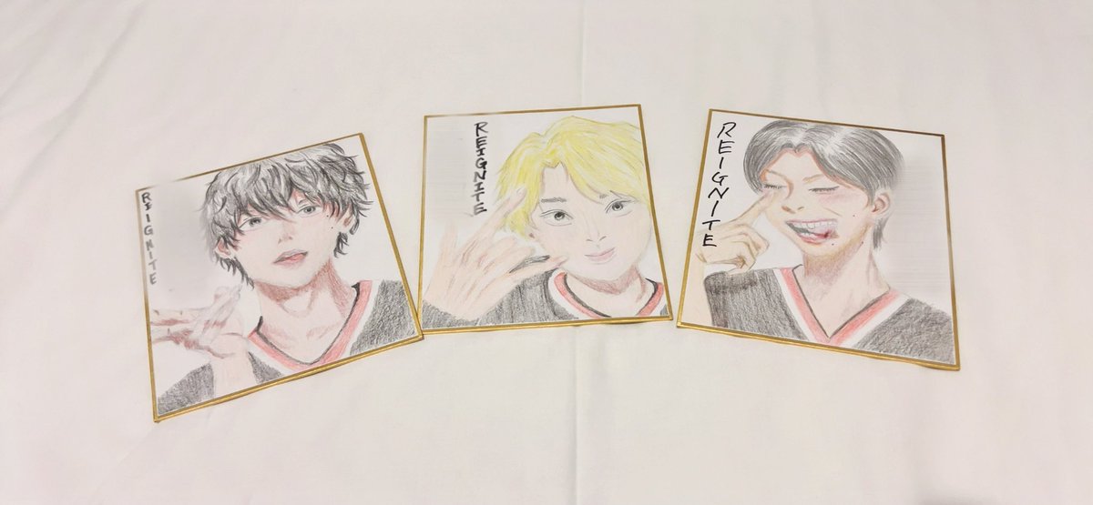 _honoka_0616's tweet photo. やっと本名サイン貰えた‼️
絵褒めて貰えて嬉しかった♡
ありがとうございます🫶🏻💕︎
#PressW
※全員分隠してます🙇🏻♀️ https://t.co/hHqGk6L955