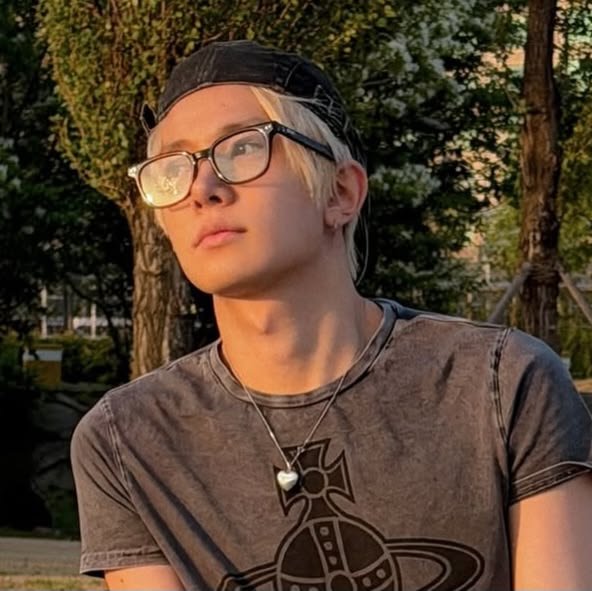 youngieng's tweet photo. @ATarasova82713 Хисын, вернись поскорее, пожалуйста😞
#sevEN_Echoes_One_Voice
#SevEN_Deserve_Fairness https://t.co/UoE6b7QPSP