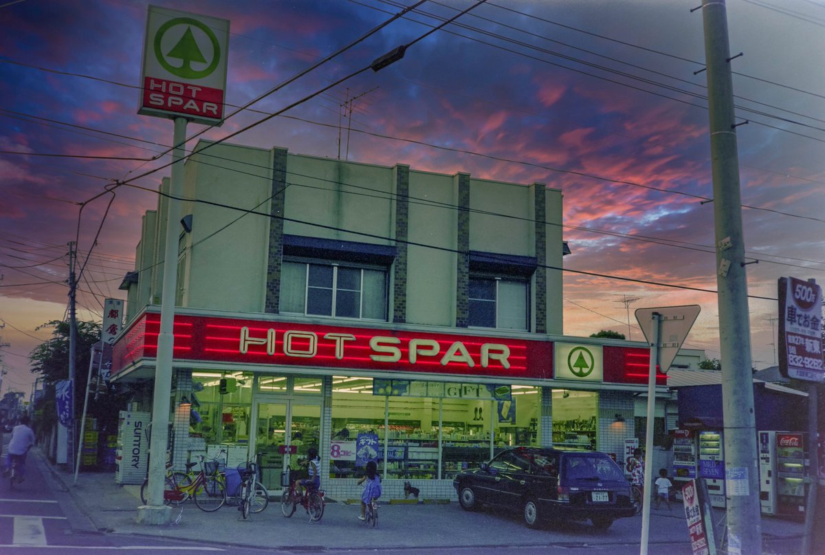 japan70to10's tweet photo. 1990年、関東地方のホットスパー（どこの店舗か不明） https://t.co/xKmXpcT3DR