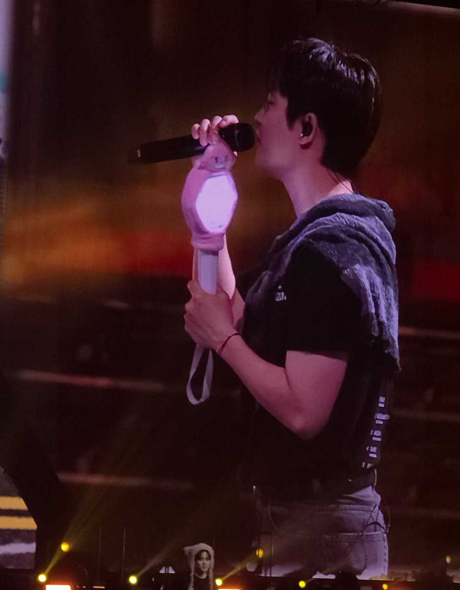 clairmerence's tweet photo. จะเรียกน้องอย่างงั้นน่ารักอย่างงี้ก็เกรงใจกล้ามแขนพี่เขาด้วย 💪 https://t.co/rMMLPf9brg
