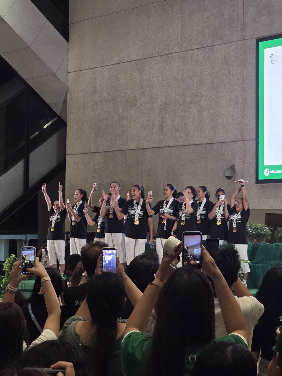 ecoconutnut's tweet photo. hello girls!!! 💚 https://t.co/S9hwLWdzvy