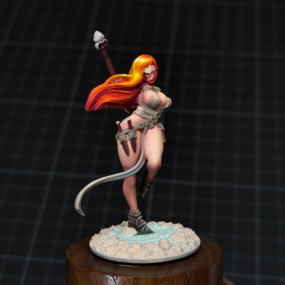 Naofrost_mini's tweet photo. White Speaker Sword Hunter from Kingdom Death Monster, WIP. https://t.co/kotNRT4hK7