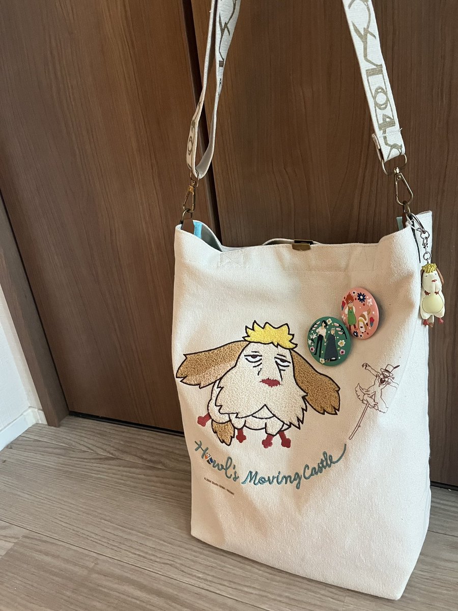 s_raysh's tweet photo. ヒントートをショルダーに🐶♡

・Dカンアタッチメント
・マグネットホック
・カットして使える底板
全部セリア👏笑

めちゃくちゃ使いやすくなった☺️
これ持ってジブリパーク行きたいよ〜〜 https://t.co/18Maslt6Tr