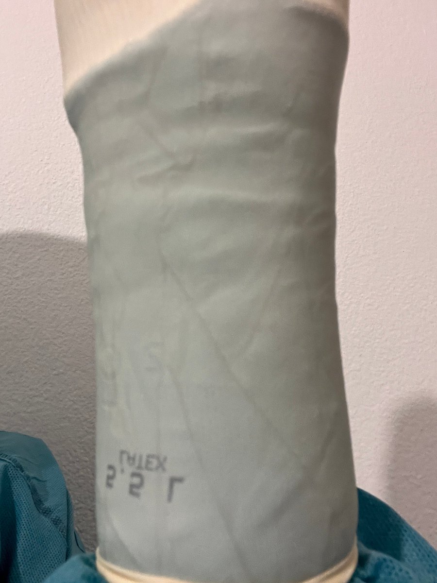 Doctor_Scrubs's tweet photo. surgeon in full gear with hood, mask, gown, 5.5 gloves: to recall my very first time in the OR https://t.co/qcINv8YXTf