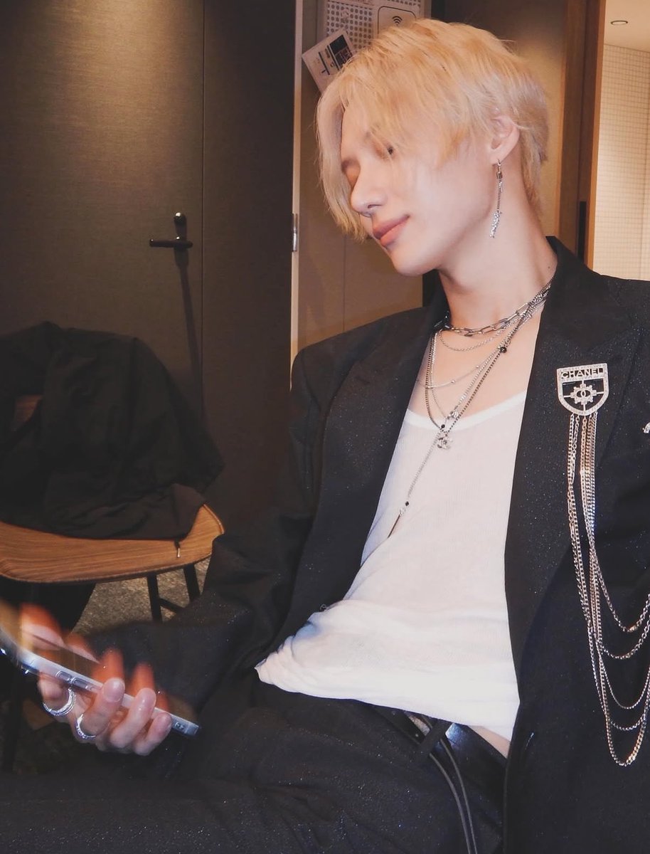 TAEMIN WHAT IS WRONG WITH YOU