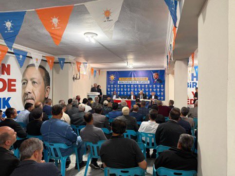 davutarzu21's tweet photo. 📍 Bismil AK Parti İlçe Başkanlığı
Milletvekilimiz Sayın Mehmet Sait Yaz, İl Başkanımız Sayın Ömer İler, İlçe Başkanımız Sayın Muzaffer Cengiz Özaydın, İl Başkan Yardımcılarımız ve İlçe Koordinatörümüz Sayın İrfan Avşar ile birlikte Mahalle Başkanlarımızla istişare ve değerlendirme toplantımızı gerçekleştirdik.
Toplantımızda mahallelerimizin ihtiyaçlarını, sahadaki çalışmaları ve hemşehrilerimizin beklentilerini değerlendirdik. Birlik ve beraberlik içerisinde, hemşehrilerimize en iyi hizmeti sunmak için çalışmalarımızı kararlılıkla sürdürüyoruz.
Katılım sağlayan tüm teşkilat mensuplarımıza teşekkür ediyorum.
@omer_iler