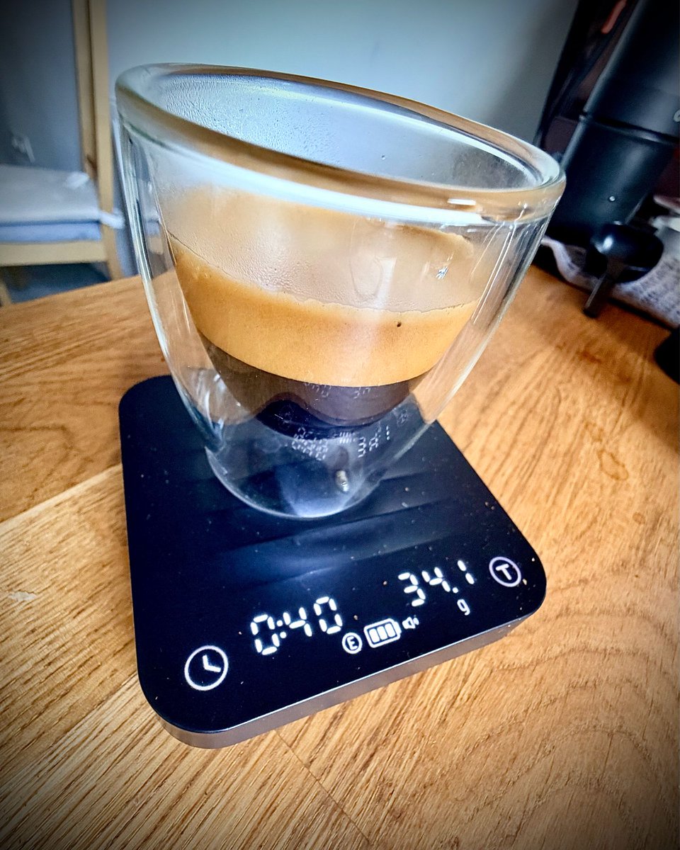 xab83's tweet photo. Reggel! ☕️❤️🙏🏼 #xabkávé #outin #crackerjack https://t.co/GNKYNDcGZJ
