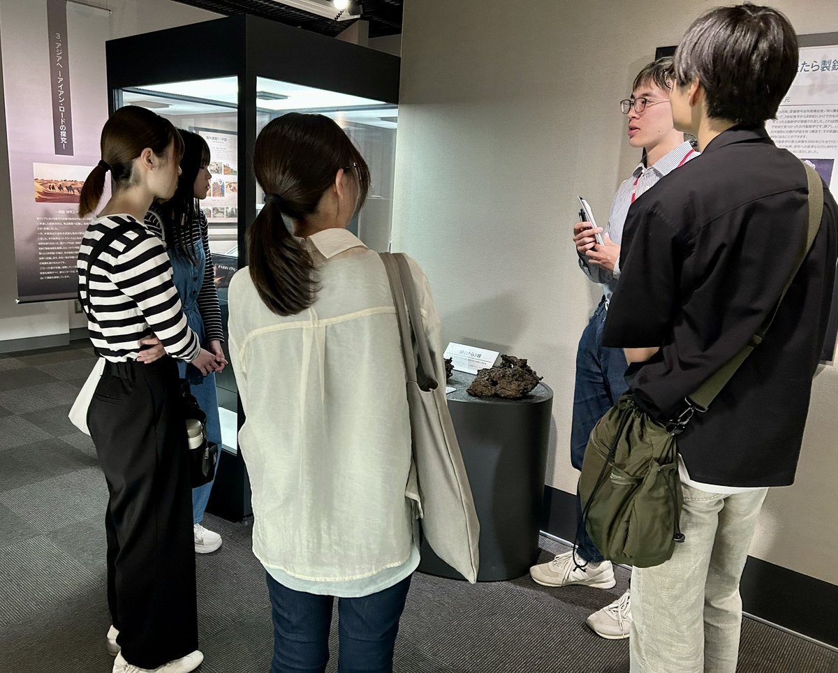AivoScv's tweet photo. 見学ではミュージアムの成り立ちやそれぞれの展示を学生スタッフさんに詳しく解説していただきました✨️参加者の方、今回のイベントに協力していただいた愛媛大学ミュージアムさん、本当にありがとうございました！
 #愛媛大学 #新歓 https://t.co/JIYJ3wgyrk