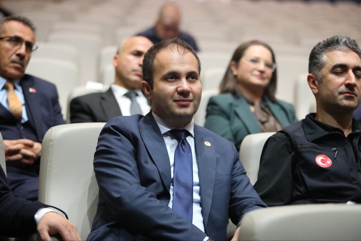 ORANKalkinma's tweet photo. Kayseri Valiliği öncülüğünde Kayseri'de 68'e ulaşan Erva Spor Okulları'nın değerlendirme ve istişare toplantısı, Kayseri Valisi Gökmen Çiçek başkanlığında gerçekleştirildi. 

Orta Anadolu Kalkınma Ajansı tarafından #SOGEP desteğiyle Ağırnas'ta yapımı devam eden Erva Spor Okulu ile ilgili bilgi sunuldu.

#YerelKalkınmaHamlesi

@KalkinmaAjansGM 
@kayserivaliligi