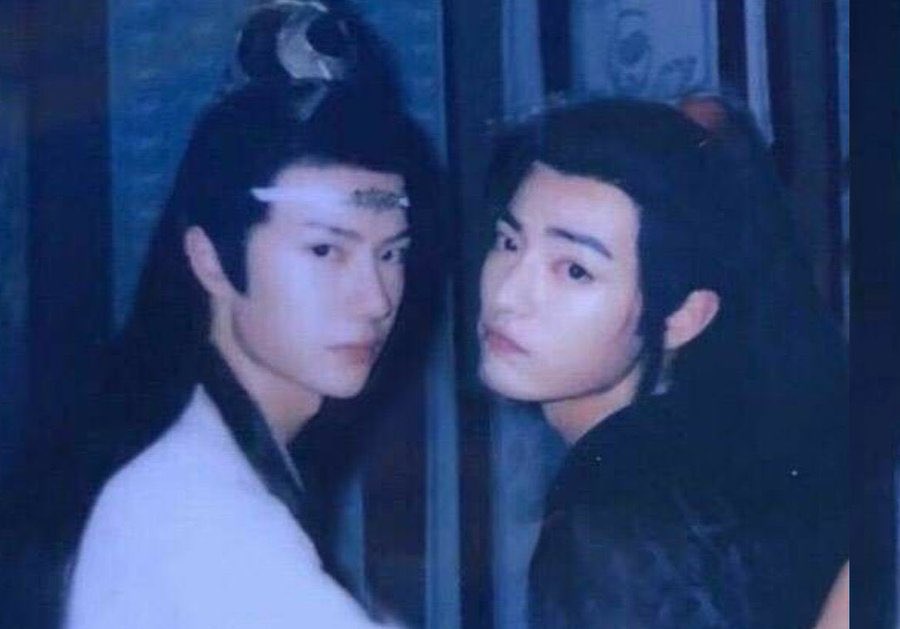 ใครเห็นรูปนี้ครั้งแรก 98% คิดว่ารูปจริง ถ้าไม่เห็นต้นฉบับ คือใครจะไปนึกว่ารูปนี้เป็นรุปตัดต่อวะ เนียนเกินอ่ะ555666666555775687443578865544