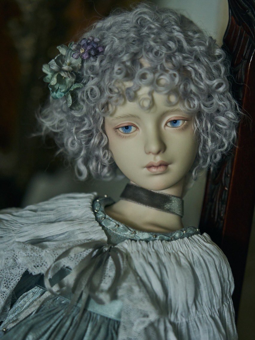 velvet_knot's tweet photo. 【開催中・会期終了間近！】

作品紹介を徐々に掲載しています。
まだご契約の無い作品はお問い合わせからのご購入も可能です。（一部対象外あり）

展覧会は残り2日間、お見逃しなく！

#ベルベットノット人形展 #旧足立邸 #dollscloset https://t.co/ZaYiuOIkLP