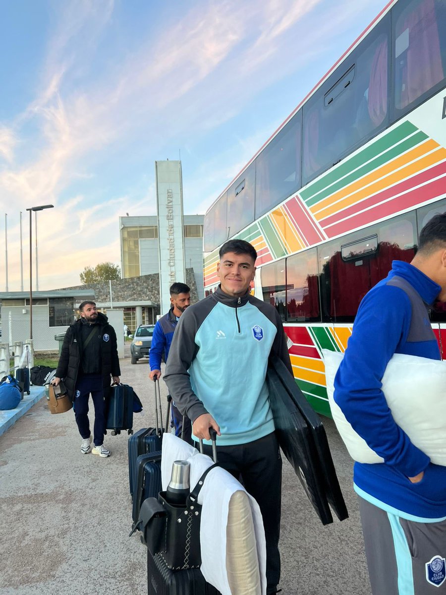 #PrimeraNacional

💪 Listooosss
🚍 Nos fuimos!
🔜 Chaco

Todos juntos!
#VamosCele🩵