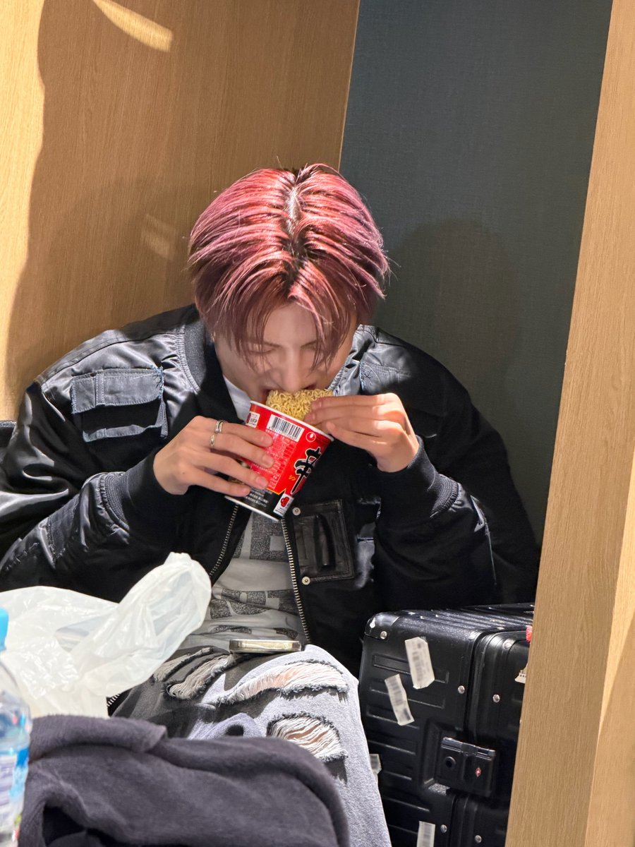 룽˳ ˳ ˳ tweet media
