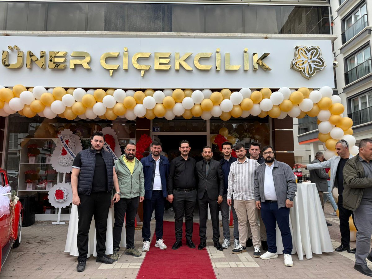 akparticubuk's tweet photo. İlçe Başkan Yardımcımız Sn.@SabanAtalay06 Gençlik Kolları Başkanımız Sn.Uhud Bağcı ve teşkilat mensuplarımız ilçemizde Faaliyete giren “ Üner Çiçekçilik ” isimli işletmenin Açılışını gerçekleştirdi.
İşletme Sahibine hayırlı, uğurlu olmasını diliyoruz. @hakanhanozcan @akahmetkilic https://t.co/1OhvyexIIw