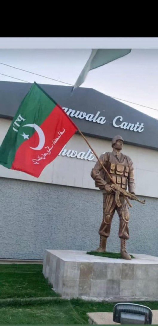 ill_informedM's tweet photo. The way people came out on the streets on May 9 still amazes me. Facing bullets fired directly at them with nothing but faith and resolve, raising PTI flags everywhere, and even declaring Jinnah House as “Khan House” 🤣. That day showed how fearless the people really were. https://t.co/Wfra9MBaxm
