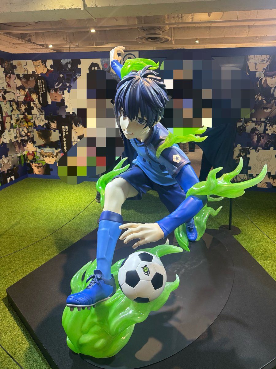 natu_ks's tweet photo. 友達にブルロ展へ連れてってもらた〜〜感謝😭😭 https://t.co/vPaFe6pmWg