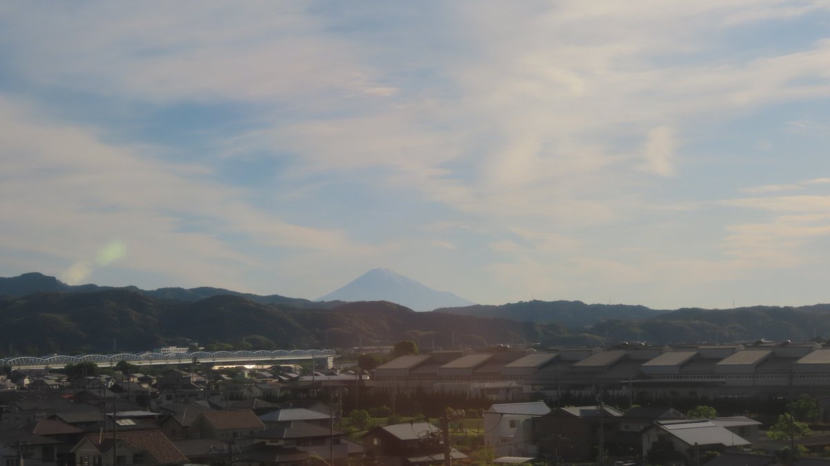 nagara_92's tweet photo. 今日の【富士山】 

1枚目：東海道本線・金谷ー島田
2枚目：東海道本線・富士川ー富士
3枚目：東海道本線・富士ー吉原
4枚目：東海道本線・東田子の浦ー原 https://t.co/OoxhkWPzb4