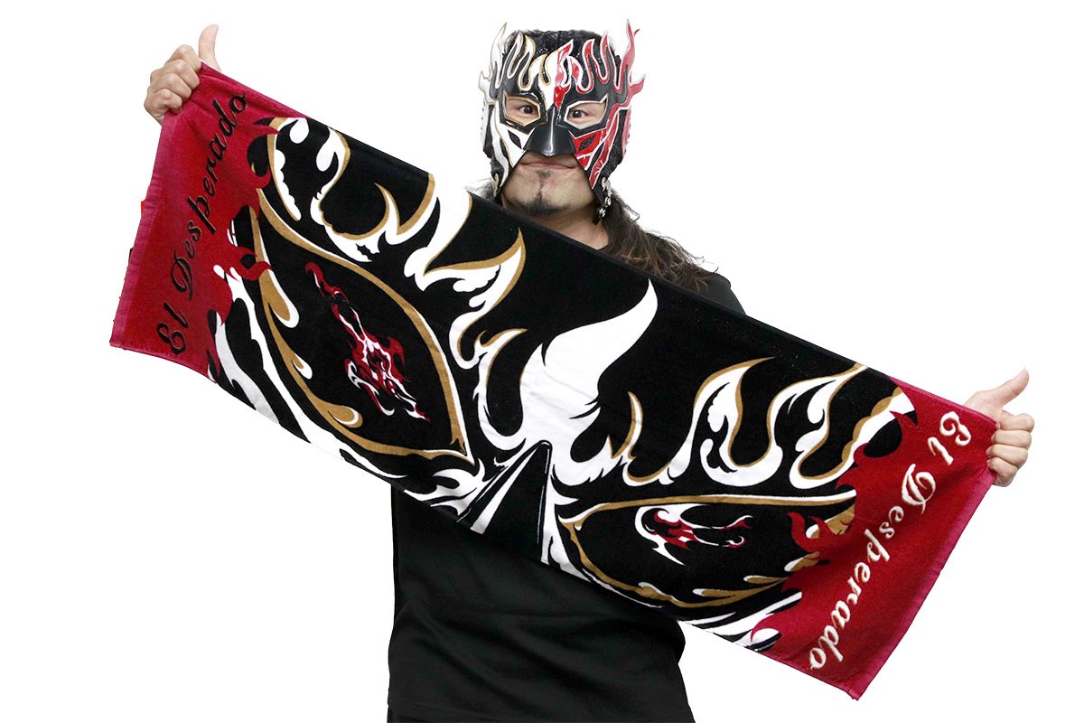 helloverysunday's tweet photo. 新日本プロレス　大好きなエル・デスペラード選手のグッズを描かせてもらいました♡②
いつもの私感はないけど、線がよく見たら私ぽい流れをしております🌀
デスペさんは目がすごい。マスクから伝わる目の雰囲気を1番に伝えたいのでこのデザインにしました！

こちらはTシャツ、タオルに！ https://t.co/cpwdBTX5Fn