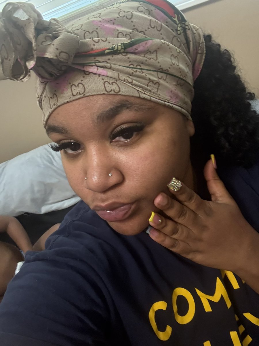 nuttybuddi3s's tweet photo. “Rate her nails 1–10🌚    #DetroitCouples 
#CoupleContent 
#BlackCouples
#RelationshipTikTok
#ViralCouples
#FunnyCouples
#ContentCreators https://t.co/ETkF9rs3f3
