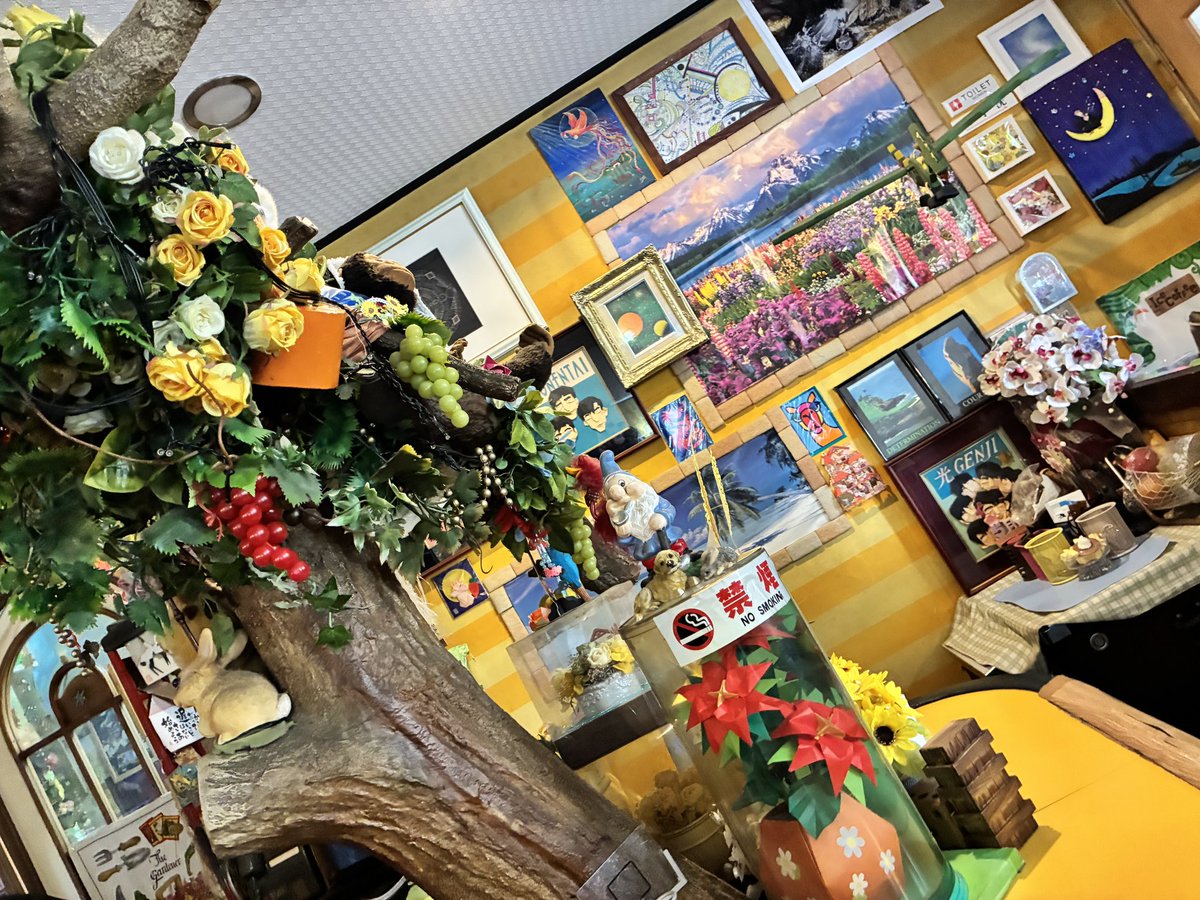 luk_a13's tweet photo. 長崎県川棚『四次元パーラーあんでるせん』行きました(  ˘ω˘  )
「マスターは宇宙人」「本物の超能力が見れる」らしく、百聞は一見にしかず💪🔥

色々手品見れたけど説明不可能な現象という訳でもなく、「超能力は本当に存在する」「自分は宇宙人ではない」しか直接聞けず…

ま足を運べて悔いナシ＾＾ https://t.co/wmThCJTXQX