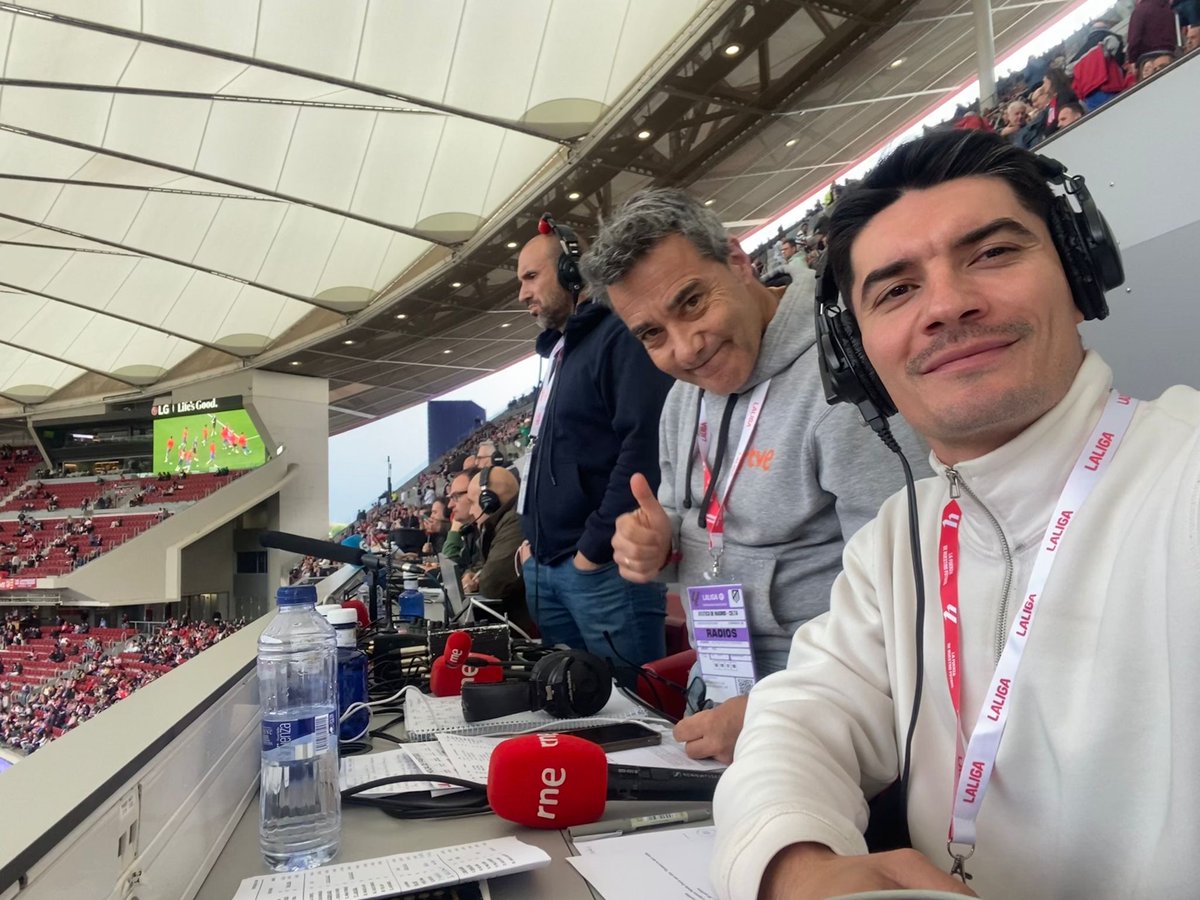 RNEdeportes's tweet photo. El Celta llega al Metropolitano en busca de Europa

⚽️ @Atleti 🆚@RCCelta
⏰18:30
🏆@LaLiga
🏟️Metropolitano

🎙️ @Fercare24 y @dediegoYpunto 
🗣️Mista y Jorge Otero

📻 En #TableroDeportivoRNE con
@miguelangmendez y @Silviaverdec
🔴EN DIRECTO | https://t.co/8hniKRAAtp https://t.co/wQdjBSazSd