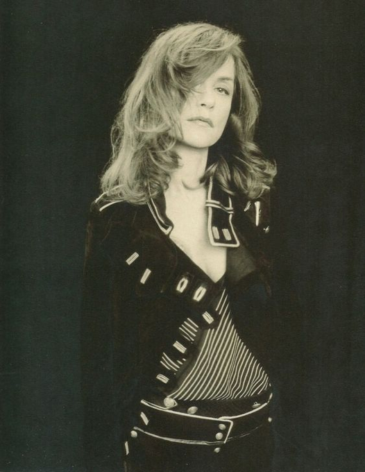 RuizVidal7's tweet photo. Isabelle Huppert 
© Paolo Roversi https://t.co/reXCCcR0Aa
