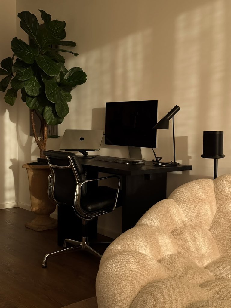 A room is not a room without natural light." — Louis Kahn  ☀️✨