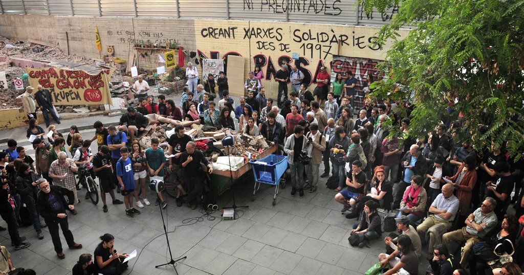 Metropolitics_'s tweet photo. "An Interview with Marc Serra Solé: Barcelona’s Citizens Forge Solidarities Through the State" by Celina Su, excerpted from her new book "On Building Grassroots Politics and Solidarities."

https://t.co/mWrnvYf3FR https://t.co/zP3k9zVKnq