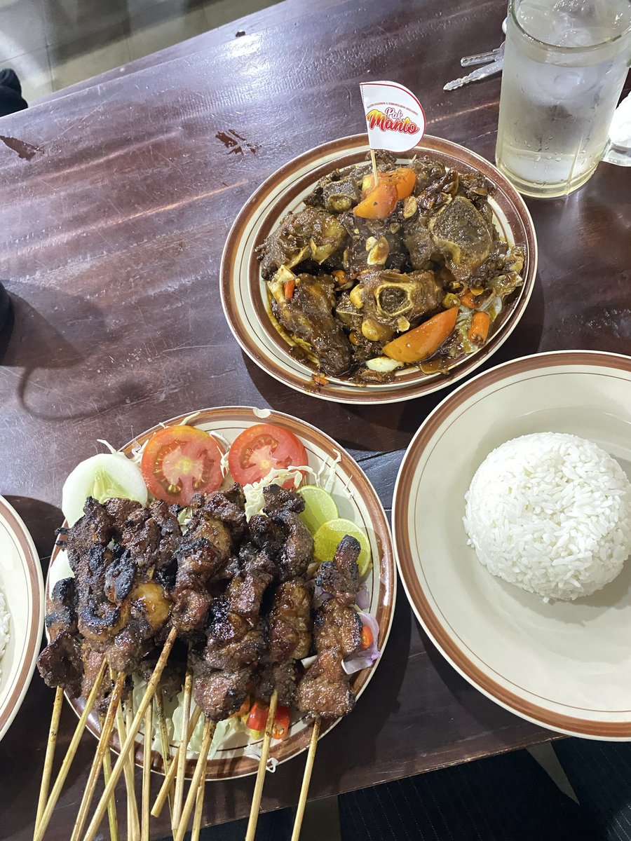 syifashal's tweet photo. sate kambing pak manto🤤 https://t.co/jtRU7v36wo