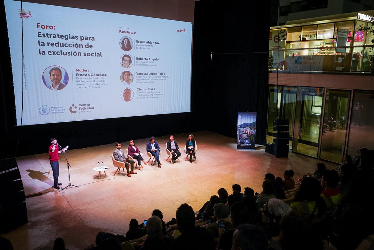 📍La exclusión social urbana exige enfoques de política pública capaces de reconocer las distintas formas en que las personas habitan la ciudad. Bajo esa reflexión se desarrolló el foro “Estrategias para la Reducción de la Exclusión Social”, realizado en el CEFE de Chapinero.