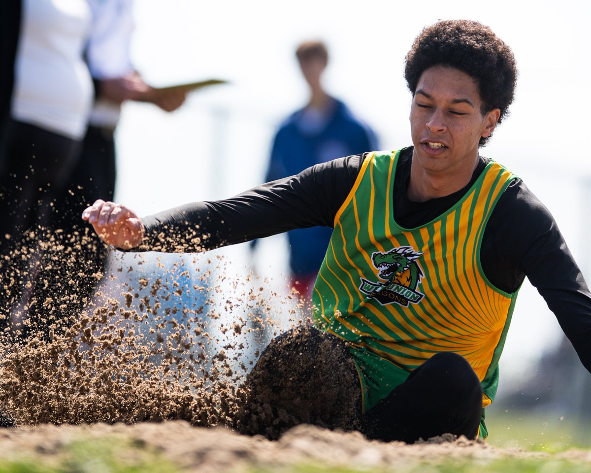 SOSAOhio's tweet photo. Take a look at 📸 (via Raymond Gleadle) from Thursday's Fairfield Local Track &amp; Field Invitational, made possible by Willey &amp; Son Trucking, @OhioHealth and @GloFiber.

FULL GALLERY: https://t.co/24NqipxYEt https://t.co/AiCehzidlS