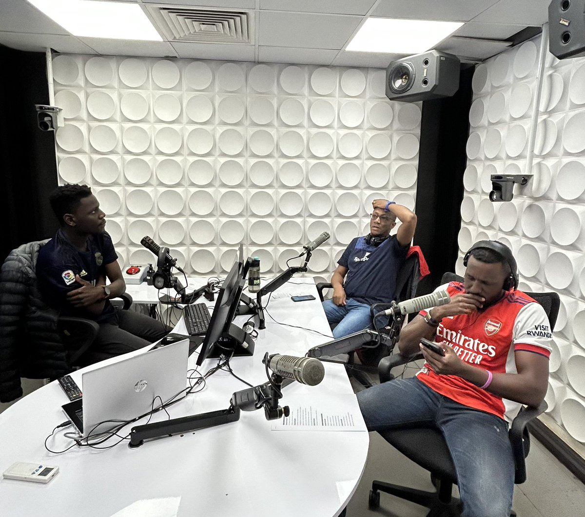 Kiss100kenya's tweet photo. What is your prediction for Arsenal v Westham gameโฌ๏ธ
#TheScoreKe https://t.co/ijZSybHgdm
