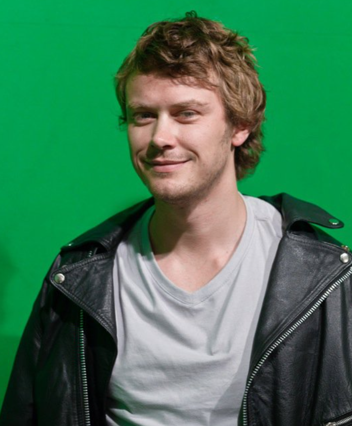 GordoPickett's tweet photo. 💚🖤 Happy Saturday! 🖤💚
Here's Michael behind-the-scenes of the short film How to Make a Monster (2011). 🚗✝️👶
#MichaelDorman #HowToMakeAMonster #shortfilm https://t.co/eygJBE3zQt
