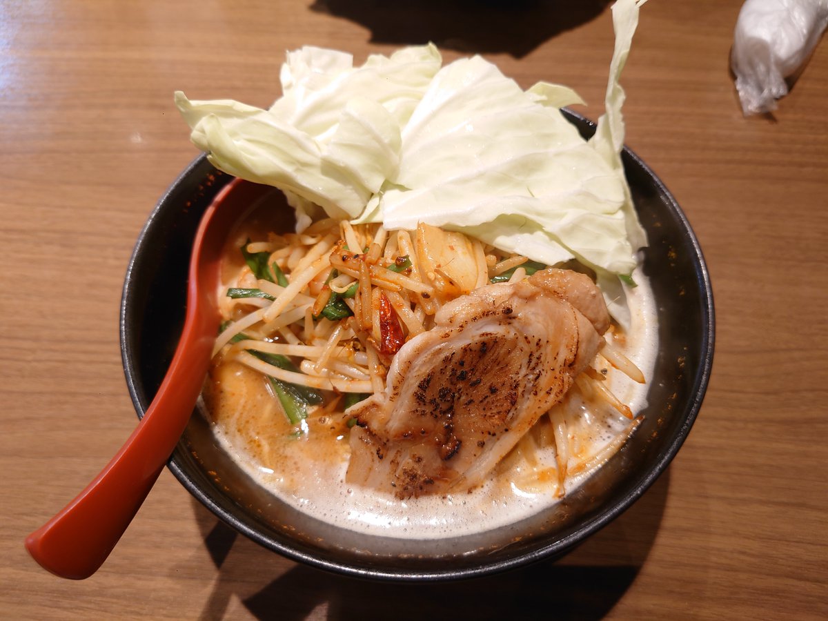 yuxat's tweet photo. 昨日の夜食、旗っさし家藤枝店のスタミナラーメン。復活嬉しいなぁ。スタミナまぜそばも待ってますよ。 https://t.co/k5SUOxaGLW