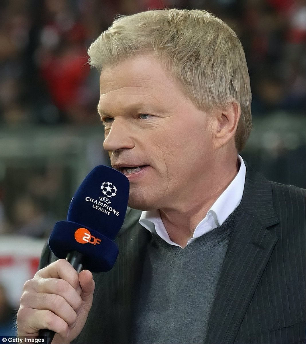 RealityLfc's tweet photo. Oliver Kahn on Arne slot reply to Mo Salah standards.

players like Mo Salah don’t spit their mind out, Slot saying the standard are shown on the pitch but can’t win at home against this poor side of Chelsea so what shows he’s the man for this job, It’s ridiculous to think about. https://t.co/HakRV0eAcZ