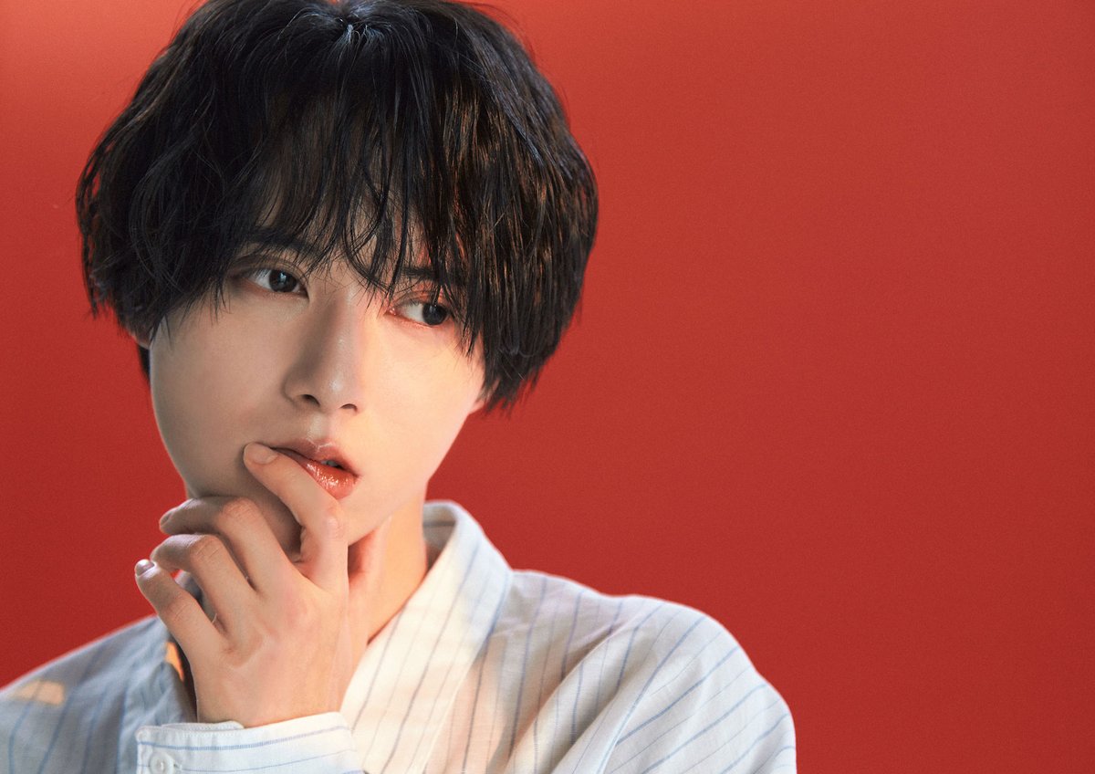 【#BARFOUT! #バァフアウト! 2026年5月号(発売中！) 表紙／#京本大我(#SixTONES）】

発売中の5月号。
#井上瑞稀（KEY TO LIT）さんにご登場いただきました！

お話は、ミュージカル『GYPSY』について伺っています。写真は掲載カットより。（松坂）

<a href="/rose2026jp/">Musical『GYPSY』公式</a>