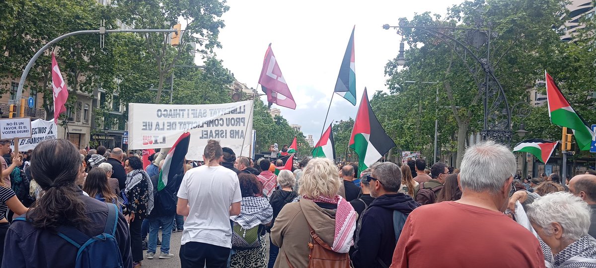 Koldo_Saenz's tweet photo. Gaur Bartzelonan #FreeSaifAbuKeshek eta #FreeThiago oihukatu dugu.
Ez genuena espero zen hurrengo orduetan @gbsumudflotilla-ko aktibistak askatuko dituztela baieztatu dutela zenbait komunikabidek, kanpo aferetako ministeritzak eta @AdalahCenter-ek.
Ongi etorri etxera lagun! https://t.co/Pg7mCpVvAB