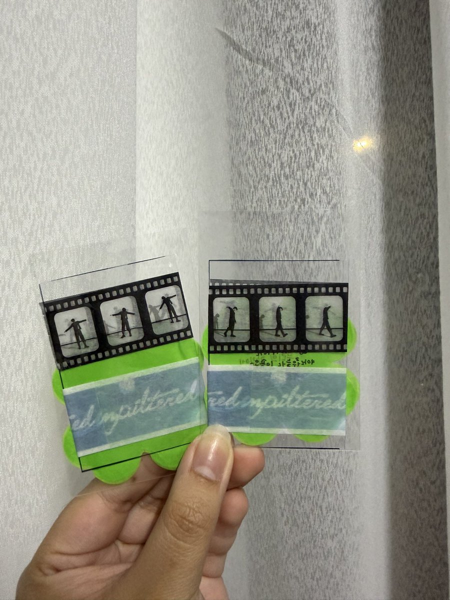 Sharing this goodluck confetti from Wolocon to Malaysian Mydays that are interested 🩵🍀

2 pieces confetti + 2 small pieces of masking tape from the Unpiltered entrance gift ✨ (from me and <a href="/csuennn/">chysuen</a>)

1/4