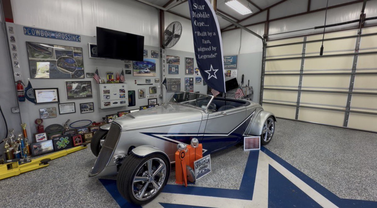 StarMobileOne33's tweet photo. Hey Jerry, I 👋🏼am available for your schedule release! @StarMobileOne33 #starmobileone #thelonestarcar #dallascowboyshotrod @cjonescowboys @DallasCowboysPR @DCCheerleaders @DCStarMagazine https://t.co/tlArmwKDj1