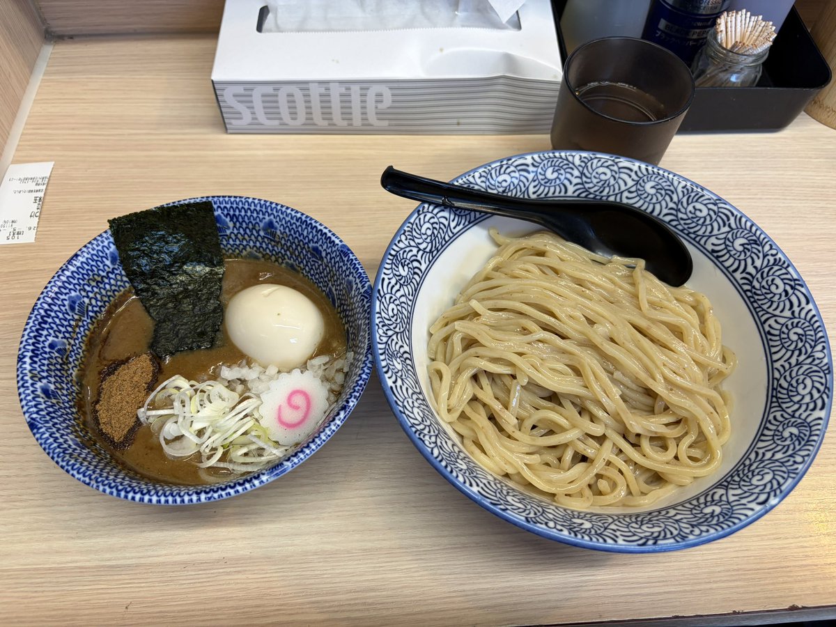 junpeitea's tweet photo. 狼煙大宮店へ。
味玉つけめん。粘度高めの濃厚漬け汁にコシのある小麦の香り豊かな麺、どれもが美味しかったです💯
#狼煙
#狼煙大宮店
#味玉つけめん
#埼玉のラーメン
#ラーメン https://t.co/s5C5shktOn