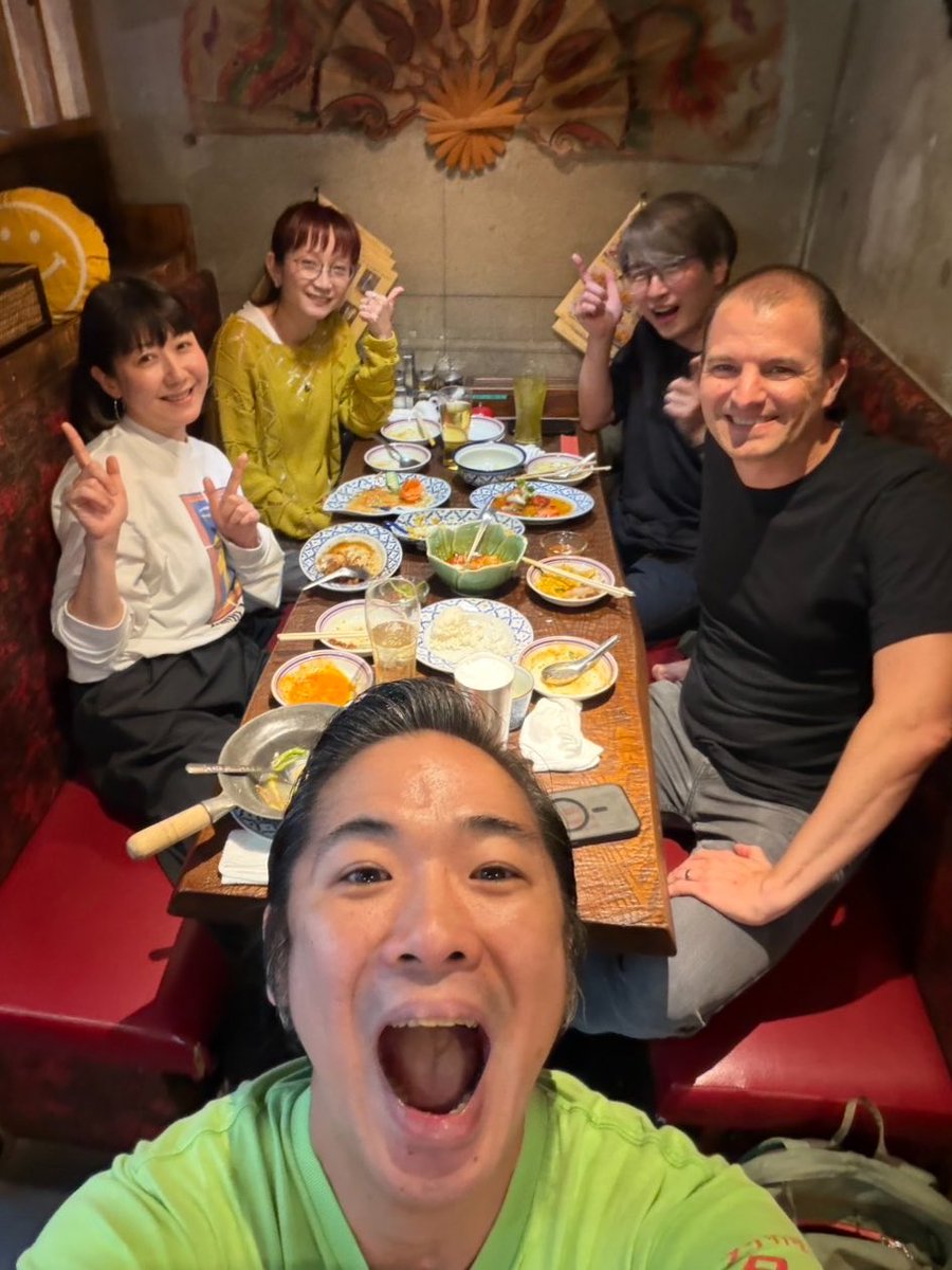 HiroHayashi78's tweet photo. USツアーでPAをしてくれていたSkylarが来日していたので再会！
元POLYSICSメンバー・サコのお店で、同じく元メンバーのカヨも一緒に懐かしい話に花が咲いて、楽しいひととき👍！ https://t.co/59Hkv1QrTr