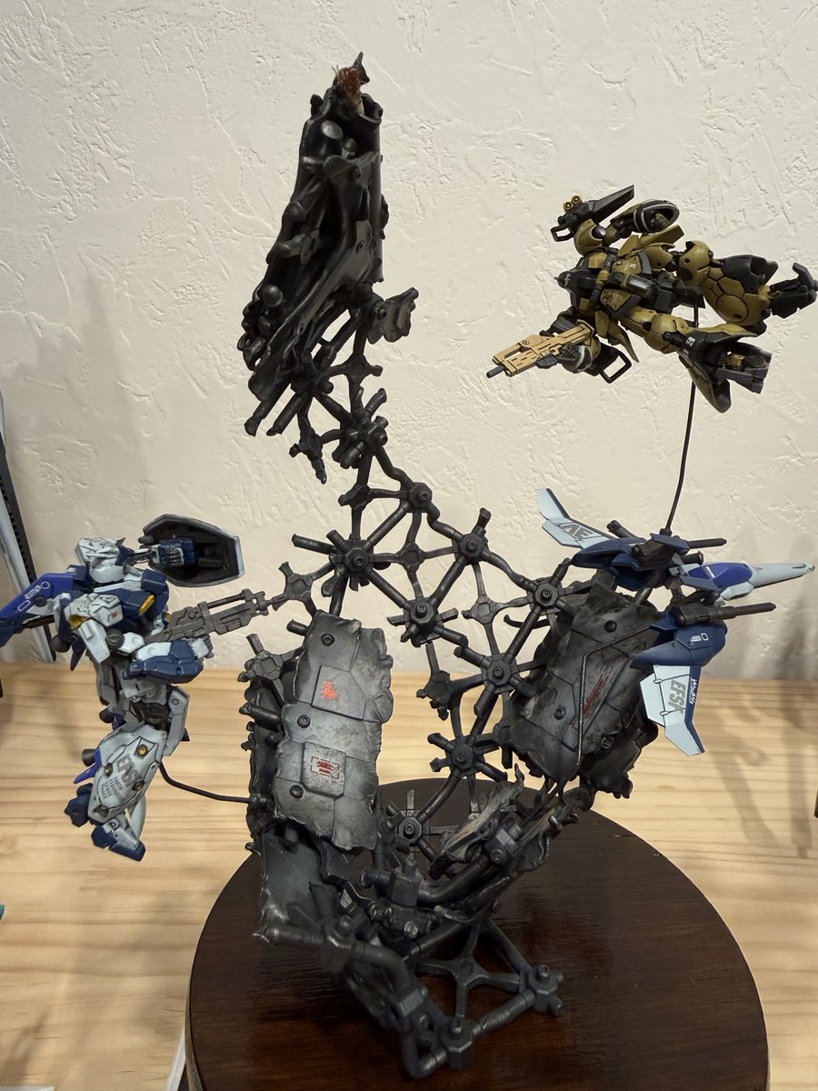 boost_G_shop's tweet photo. アーティファクト作品は5/31(日)までにお持込みください
いきなりとんでもないレベルの作品が展示されておりますが、ご自由に楽しんで作ってお持ちください https://t.co/4S2v8cIev6