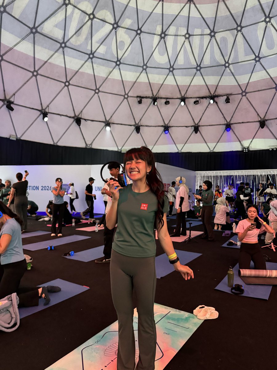 Cindygulla0's tweet photo. Kelas yoga pagi ini~ https://t.co/gsOWrNxK3U
