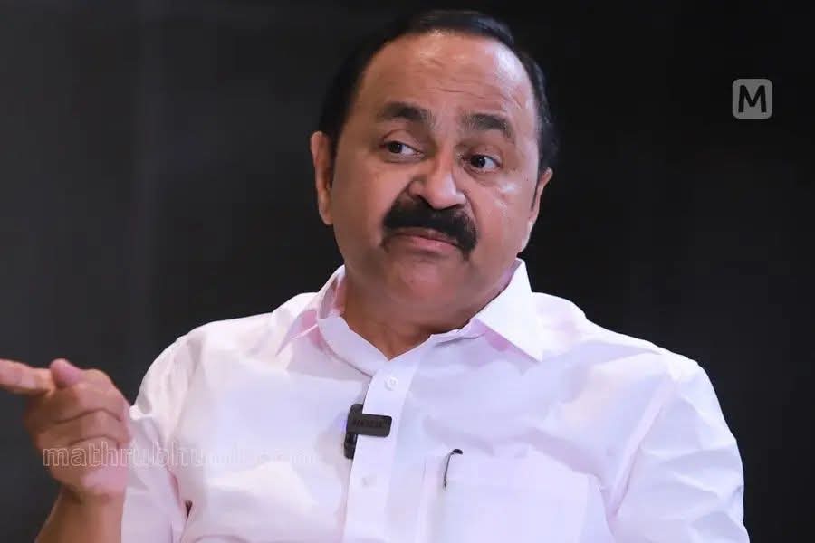 ഈ ഗജഫ്രോഡ് തന്നെ മുഖ്യമന്ത്രി ആവണം.
ഇവന്റെ വിഷനറിയും വാഴ്ത്താളവും എക്സ്പോസ് ആവുന്നത് കാണണം..!