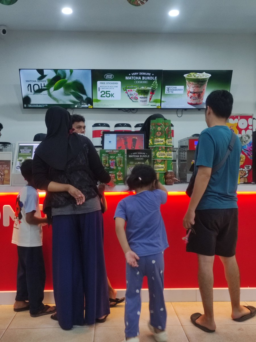 Sebenarnya lagi mager, tapi malah disuruh beli buat ponakan, kalian mau nitip sekalian 😅