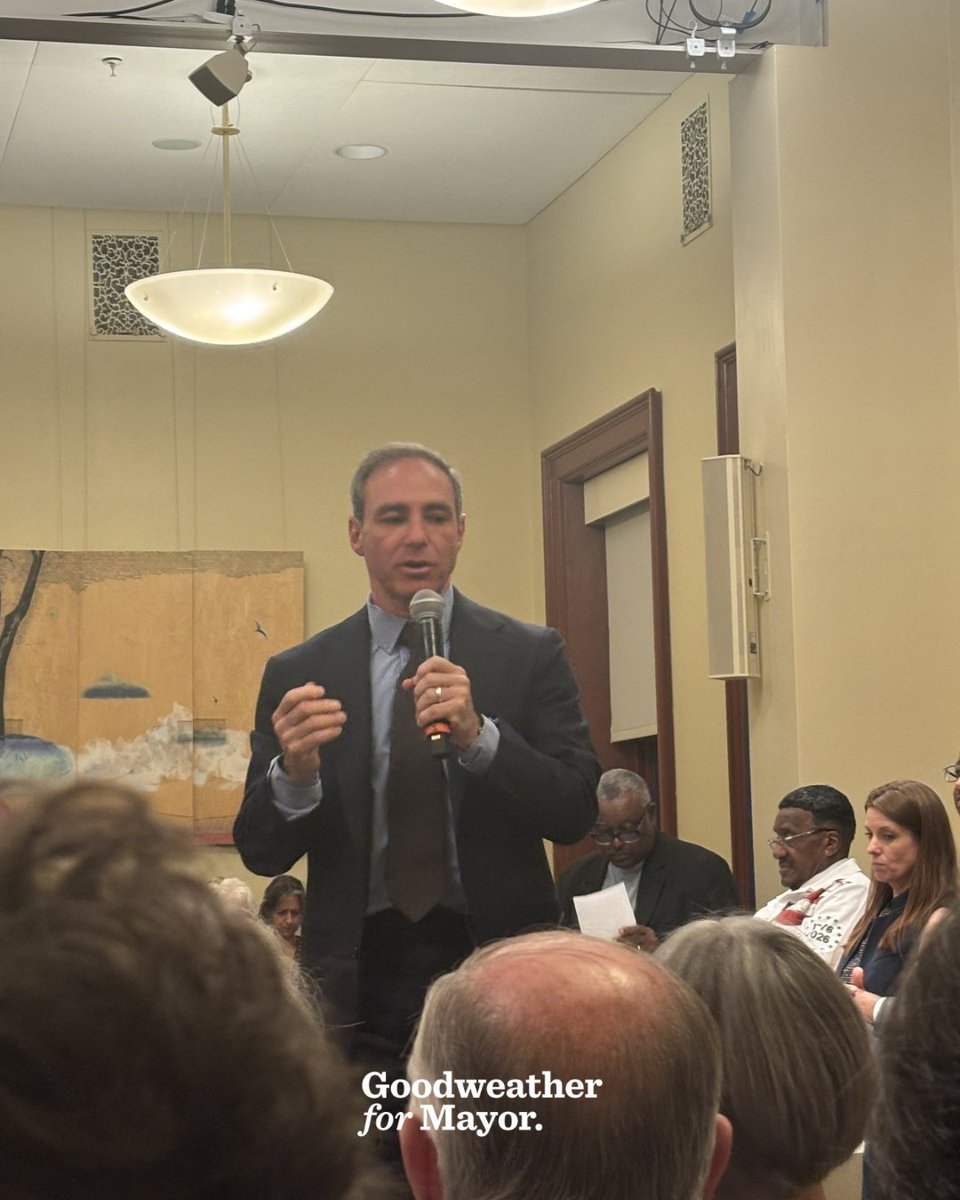 goodweather4dc's tweet photo. Had a great time at the first Hillrag debate this past Tuesday talking about the future of our city.
Looking forward to seeing everyone today from 11 to 1 at 1353 H St NE as we continue building a stronger DC together!
#GoodweatherForMayor #DCLivesHere #HillRag #DC https://t.co/OqLMdKakem