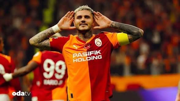IcardiMauro9936's tweet photo. 🚨 SON DAKİKA: ICARDI’DEN BOŞ KAĞIDA İMZA! 
🦁 Dursun Özbek, son toplantıda Mauro Icardi’ye 1+1 yıllık yeni sözleşme teklif etti. 
Icardi rakamı bile sormadan teklifi kabul ettiği öğrenildi! 

🔥 "Bir kez daha parayı değil, Galatasaray’ı seçti"
#GSvANT https://t.co/aomm43zOBE
