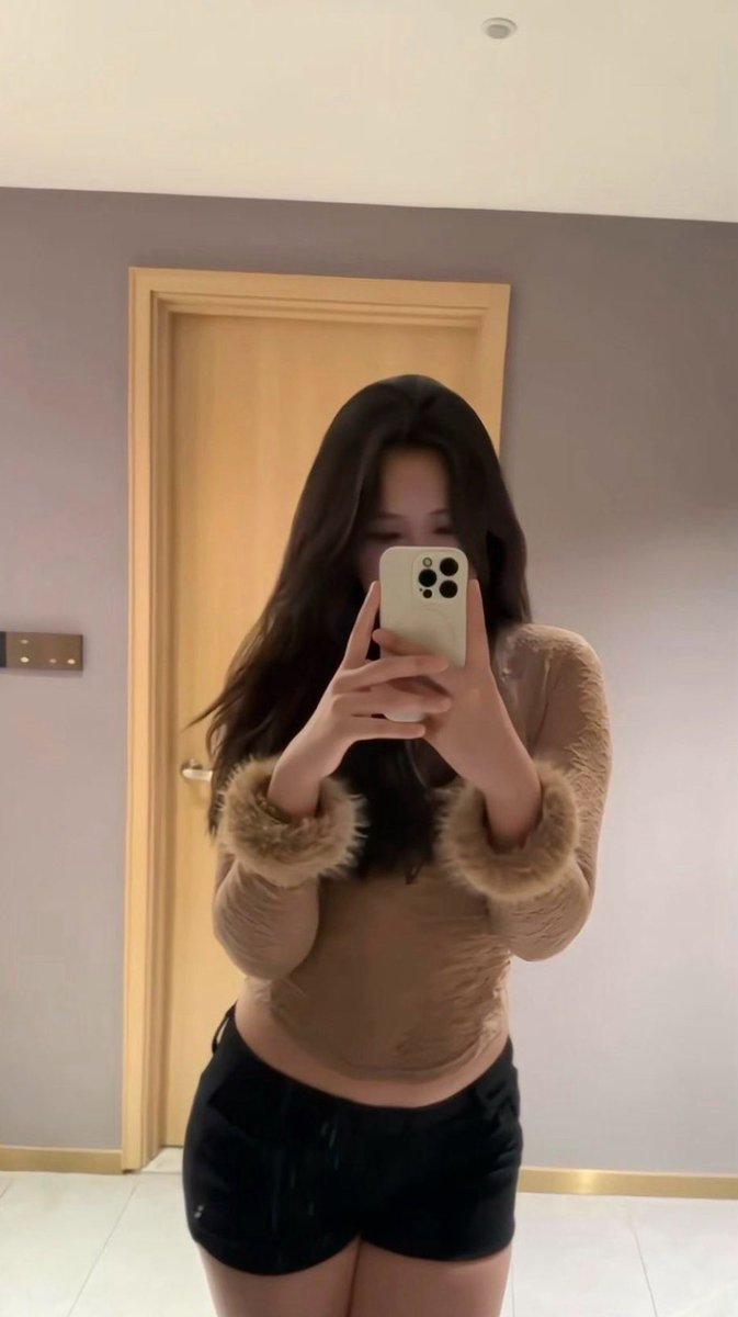 你昨晚很一般 tweet media