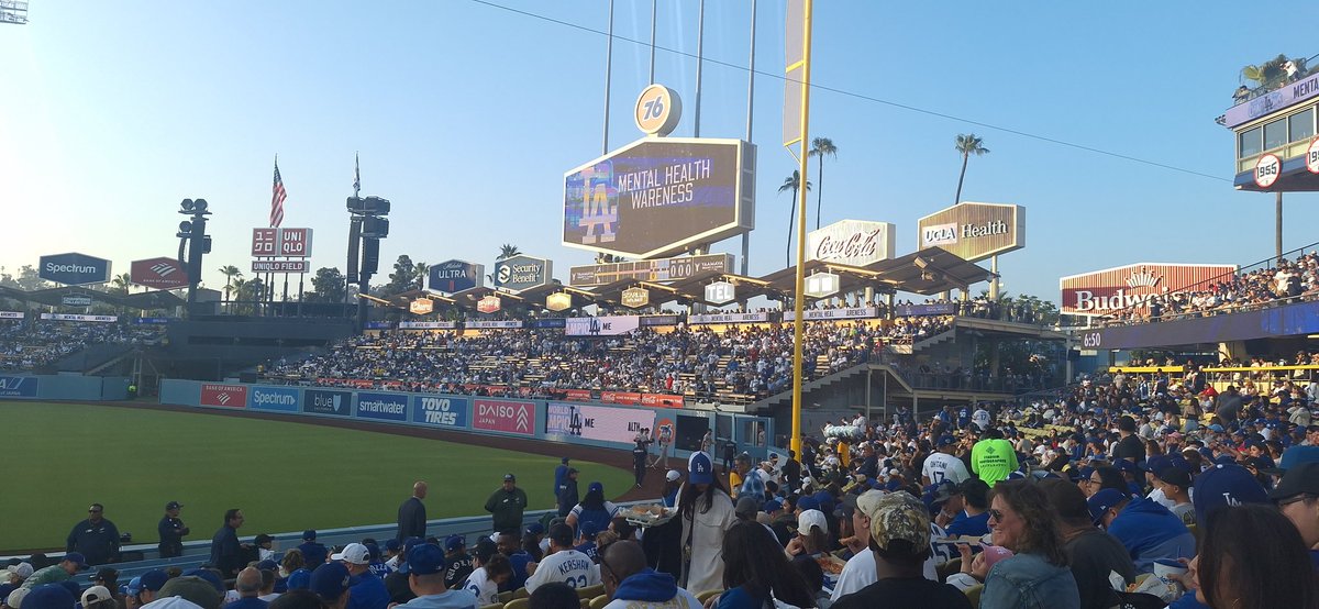 BruceEdwards5's tweet photo. Braves vs. Dodgers cool stadium and fans #ChopOn https://t.co/6ohMf7Ovga